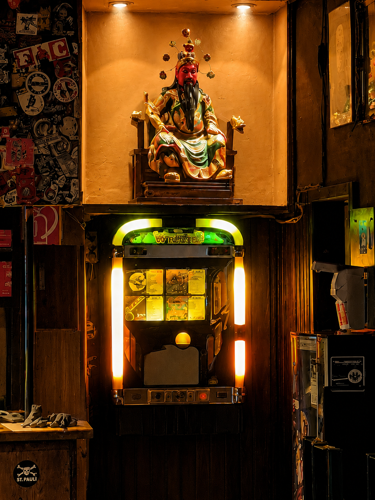 DIE SCHMUCKSTRAßE AUF ST. PAULI - CHINATOWN HAMBURG hamburg hotel hong kong 002